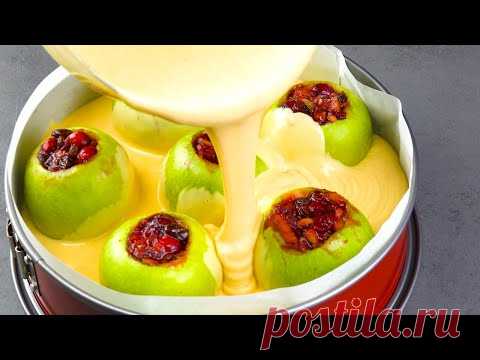 Чтобы приготовить яблочный пирог с клюквой и изюмом, нам понадобятся:6 яблок сахарная пудра для украшения Для начинки:100 г коричневого сахара 100 мл красного вина 150 г свежей или заморож. клюквы 30 г миндаля 30 г изюма 1 ст. ложка корицы Для теста:200 г сахара 5 яиц 200 г муки 1 ч. ложка разрыхлителя 1ст. ложка ванильн. ароматизатора 75 г творожного сыра В бонус-видео вы найдете еще один роскошный рецепт. Все подробности - по ссылке https://www.g8ozd.ru/jablo4nij-pirog-s-pudingom/