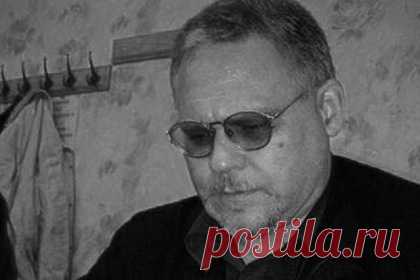 Умер работавший с Курехиным художник и музыкант Александр Лебедев-Фронтов. Умер российский художник и музыкант-авангардист Александр Лебедев-Фронтов. Артист скончался на 62-м году жизни. Он считался одним из пионеров индастриала и нойза в СССР и России. Он работал с композитором Сергеем Курехиным, а в 1995 году создал собственный лейбл Ultra, издающий экспериментальную и шумовую музыку.