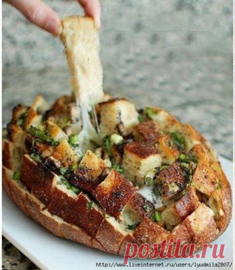 Вкусный хлеб с сыром и зеленью