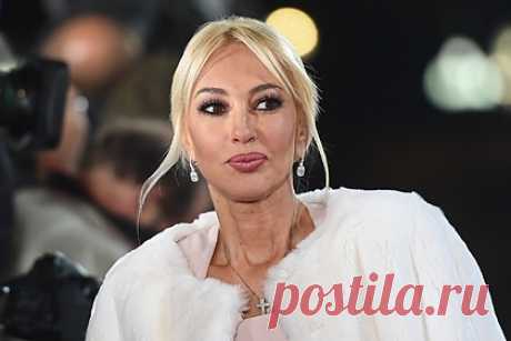 Кудрявцева резко ответила Андреасяну после скандала из-за шутки на «Новой волне». Телеведущая Лера Кудрявцева ответила на оскорбления кинорежиссера Сарика Андреасяна после скандала из-за шутки на «Новой волне». Соответствующий пост она опубликовала в Instagram. «Все, что он пишет обо мне: и тварь, и не женщина, и пустота в голове… Это такой зашквар! Ужас, что с людьми происходит?!» — написала она.