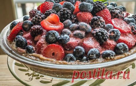 Фруктово-ягодный торт без выпечки