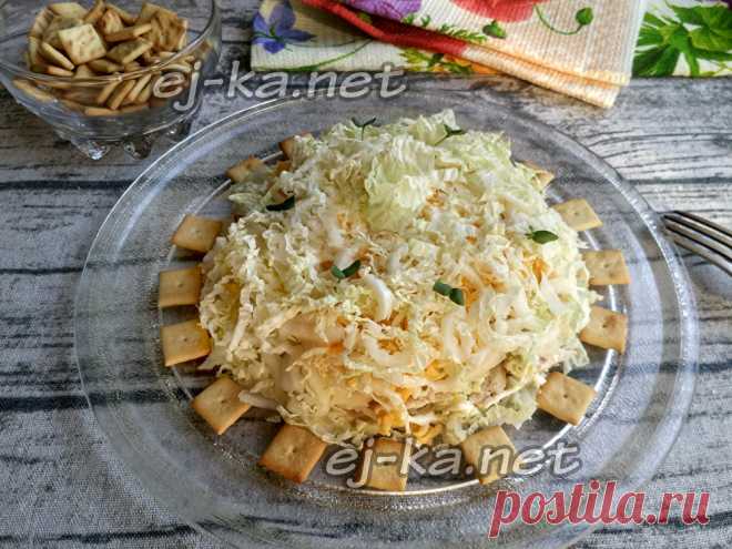 Очень нежный и вкусный салат «Лебединый пух» — готовить очень просто Салат «Лебединый пух» из разряда на скорую руку. Готовится такой салатик хоть и быстро, а получается очень нежным и вкусным. Ингредиенты отвариваются и сразу укладываются слоями на тарелку для подачи. Каждый слой промазываются майонезом и слегка подсаливаются. Продукты для этого блюда используются простые, те, что обычно есть в холодильнике.Вам потребуется:Приготовление нежного салата «Лебединый пух»