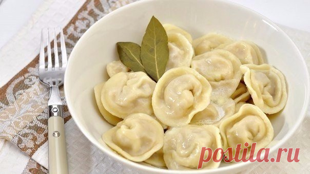 ХОЗЯЙКЕ НА ЗАМЕТКУ!

Cупер-тесто на пельмени и вареники. ВСЕГДА чистая кухня. Запомните изюминку рецепта. Тесто получается замечательное! Называется 