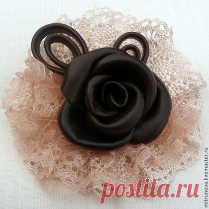 "Шоколадница" - брошь из натуральной кожи и кружева - коричневый