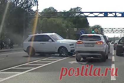 «Мажор на Rolls-Royce» переехал байкера в Петербурге. Его подозревают в попытке намеренной расправы
