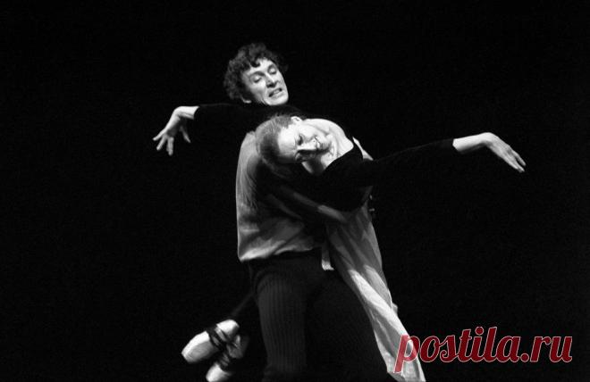 Майя Плисецкая и Борис Ефимов (Дмитрий Гуров) во время репетиции балета Родиона Щедрина "Дама с собачкой", 1985 год.  © Фотохроника ТАСС/Александр Коньков  | ТАСС: Культура - Майя Плисецкая: второй раз родиться не выйдет, как ни старайся