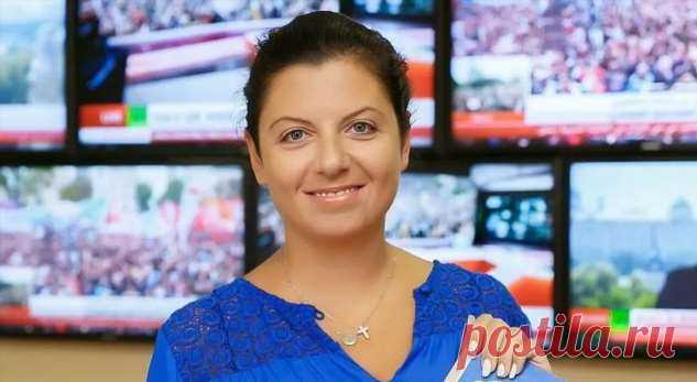 «Карантинный папа»: Маргарита Симоньян показала, как Тигран Кеосаян играет с младшей дочерью . Милая Я
