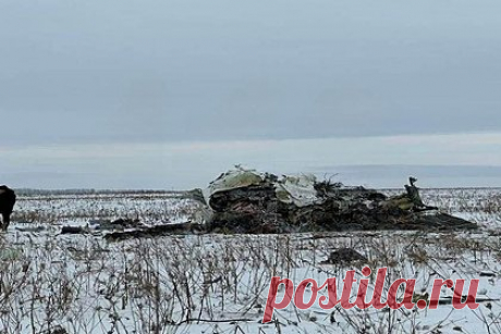 В Киеве подтвердили подготовку к обмену пленными в день крушения Ил-76. Киев готовился к обмену пленными в день крушения Ил-76, перевозившего пленных бойцов Вооруженных сил Украины. Об этом заявил представитель Главного управление разведки (ГУР) Министерства обороны Украины Андрей Юсов. Он также заявил, что украинская сторона проверяет информацию о нахождении пленных на упавшем самолете.