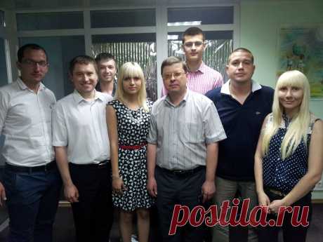 Провели чергове засідання Комісії з питань розвитку підприємництва, торгівлі, побутового обслуговування та захисту прав споживачів Запорізької міської молодіжної ради на якому обговорили та затвердили програму конкурсу бізнес-проектів у м. Запоріжжя