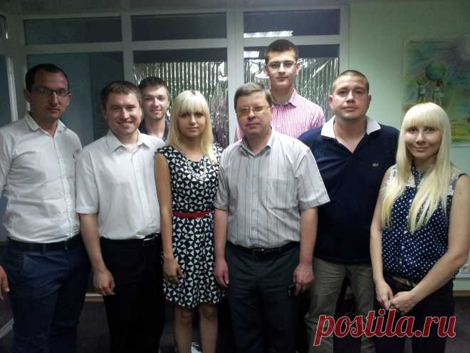 Провели чергове засідання Комісії з питань розвитку підприємництва, торгівлі, побутового обслуговування та захисту прав споживачів Запорізької міської молодіжної ради на якому обговорили та затвердили програму конкурсу бізнес-проектів у м. Запоріжжя