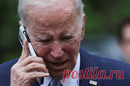 Власти США пытались звонками успокоить коллег в ЕС на фоне ситуации в России. Власти США звонили коллегам в Европе, чтобы успокоить их на фоне ситуации в России. Так, с европейскими коллегами поговорили президент США Джо Байден, госсекретарь Энтони Блинкен, министр обороны Ллойд Остин и председатель Комитета начальников штабов ВС США генерал Марк Милли.