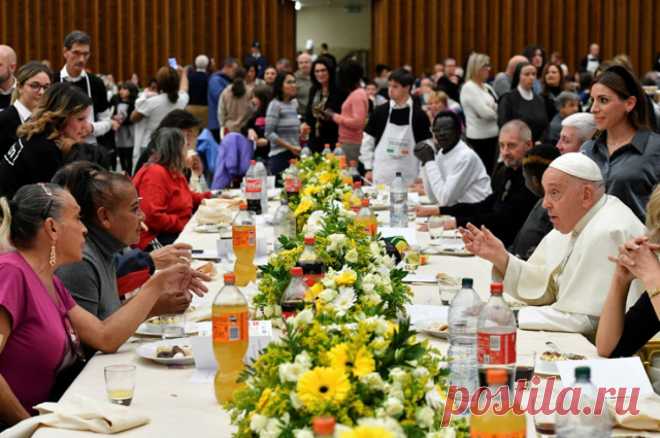 Франциск в повестке. Папа Римский пригласил трансгендеров на обед. Новые инициативы понтифика находят одобрение у активистов ЛГБТК+. В то же время у священников и верующих возникает все больше вопросов относительно того, как с этим существовать.