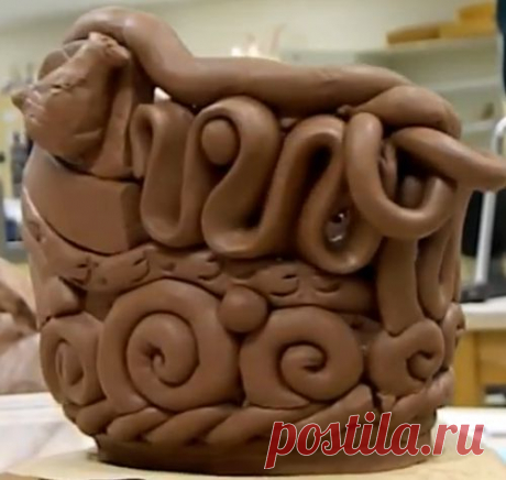 оригинальная лепка декоративной чаши из самотвердеющей глины.