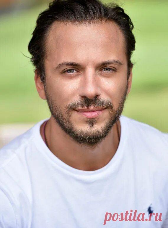 Серкан Алтунорак: 2 тыс изображений найдено в Яндекс Картинках