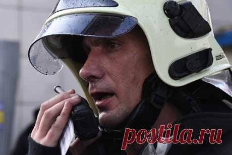 Названа причина взрыва на российском заводе. Взрыв резервуара в Пензе мог произойти из-за нарушения технологического процесса при перекачке битума. Такую причину назвал источник в экстренных службах. Уточняется, что в качестве предварительной версии ЧП также рассматривается нарушение техники безопасности.