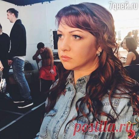 Ольга Картункова пригрозила мошенникам расправой Звезда КВН и шоу «Однажды в России» на ТНТ Ольга
Картункова известна не только тем, что является великолепной артисткой, но и
своими достижениями в области здорового образа жизни. За полтора года Оля …