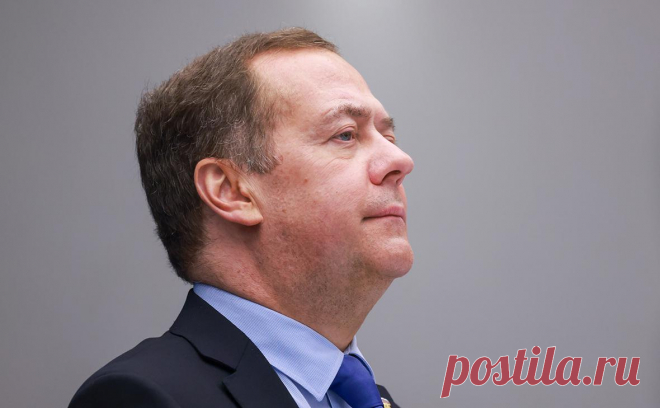 Медведев заявил об укреплении межбанковской кооперации в БРИКС. Санкции не мешают развитию России и укреплению ее взаимоотношений с партнерами по БРИКС, сообщил заместитель председателя Совбеза России Дмитрий Медведев, передает ТАСС.