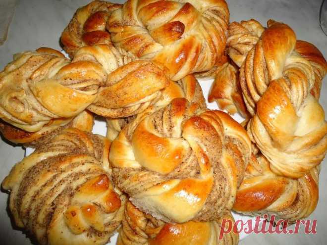 Плюшки с корицей и ореховой начинкой - Простые рецепты Овкусе.ру