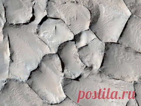 НОВЫЕ АНОМАЛИИ С МАРСА: РОВНЫЙ КУБ И РАЗРУШЕННЫЕ СТЕНЫ | ТАЙНЫ ВСЕЛЕННОЙ