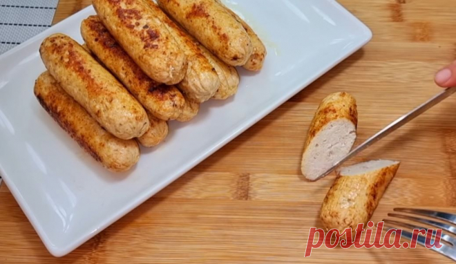 Рецепт вкусных и сочных домашних куриных колбасок. Достаточно только куриного фарша и молока |... Ингредиенты: куриный фарш - 600 гр., молоко - 200 мл., соль - 1 ч. л., паприка - 1 ч. л., чеснок 2 зубчика (чесночный порошок 1 ч. л.), перец - 0,5 ч. л., приправа для курицы 1 ч. л. Приятного...
