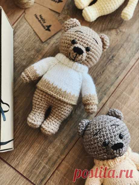 Мишка Саймон амигуруми

#мишка_крючком@knit_toyss, #игрушка_медведь@knit_toyss

Автор: Нелля Шистеровая

Источник: https://amimore.ru/mishka-sajmon-1477

Спасибо, что вяжете с нами.