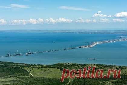 Американский военный раскрыл последствия выхода войск ВСУ к Азовскому морю. Выход войск ВСУ может привести к тому, что вся армия Украины утратит способность воевать. Об этом заявил экс-подполковник армии США Дэниел Дэвис. По его словам, жизнеспособность страны может зависеть от результатов этих военных действий. Дэвис подчеркнул, что Россия по-прежнему располагает значительными возможностями.