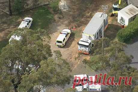 Девятилетняя девочка загадочно исчезла во время семейного путешествия. В Австралии полиция четвертый день разыскивает девятилетнюю девочку, которая загадочно исчезла во время семейного путешествия. Сообщается, что Шарлиз Маттен (Charlise Mutten) из штата Квинсленд отправилась со свей матерью в поездку в район Голубых гор (штат Новый Южный Уэльс).