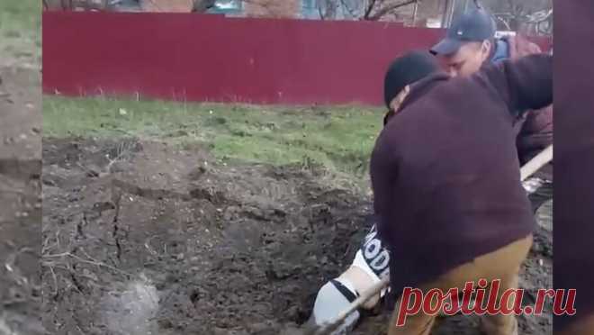 Девятилетний краснодарец провалился в яму и увяз в грязи. В Краснодарском крае девятилетний ребенок провалился в яму и увяз в грязи. Об этом сообщает "Кубань 24". По информации издания, инцидент произошел 19 декабря в станице Геймановская Тбилисского района. По словам очевидцев, ...