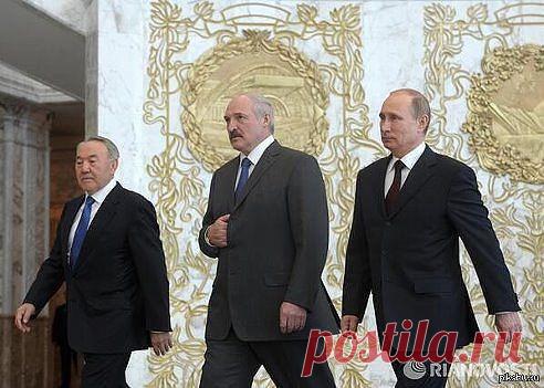 ♔ Мужской характер...♔
Т Р И      БОГАТЫРЯ !   Собирайте СОЮЗ побыстрей господа президенты. Иначе поздно будет. Весь мир против нас.