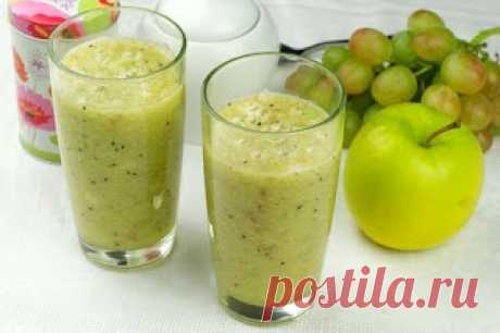 Самые вкусные рецепты: Яблочно-виноградный смузи с бананом