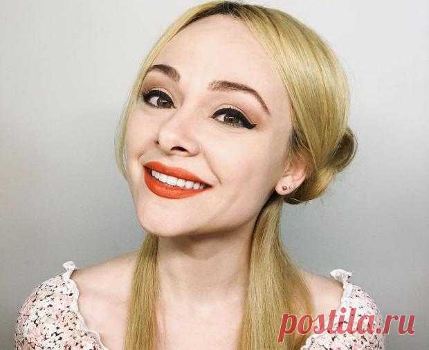 Кондитер сделала торт в виде своей головы а потом сама же его и съела: забавное видео