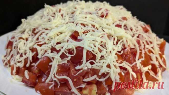 Салат Изысканный! Нереально вкусный! Устоять невозможно!
Салат, который ешь и не можешь остановиться. Объедение! Воздушный и нежный, из простых продуктов, но невероятно вкусный.
Ингредиенты:
- Куриное филе 500 гр (в сыром виде)
- Яйца 4 шт
- Сыр твердый 180 гр
- Помидоры 300 гр
- Майонез 200 гр
- Чеснок 2 зубка
- Перец и соль по вкусу

Маринад для куриного филе:
- Вода 1 литр
- Лавровый лист 1 шт
- Душистый перец 5 шт
- Черный перец горошком 0,5 ч. ложки
- Соль 2 ч. ложки
...