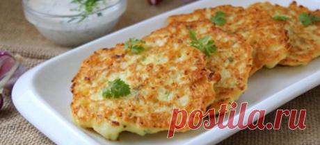 Оладьи из цветной капусты - рецепты на кефире, с сыром, брокколи, манкой, кабачками и карамелизированным луком