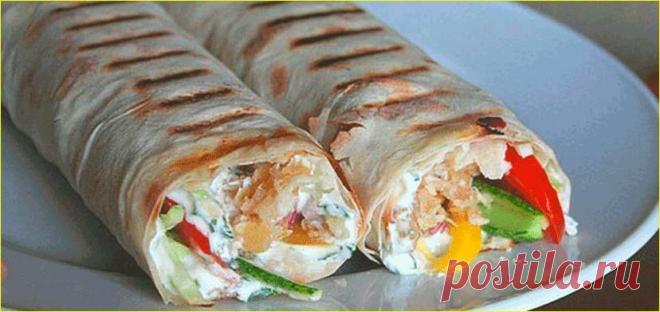 Топ-6 рецептов вкуснейшей домашней шаурмы Приготовление шаурмы в домашних условиях имеет одно неоспоримое преимущество. Когда шаурма готовится...