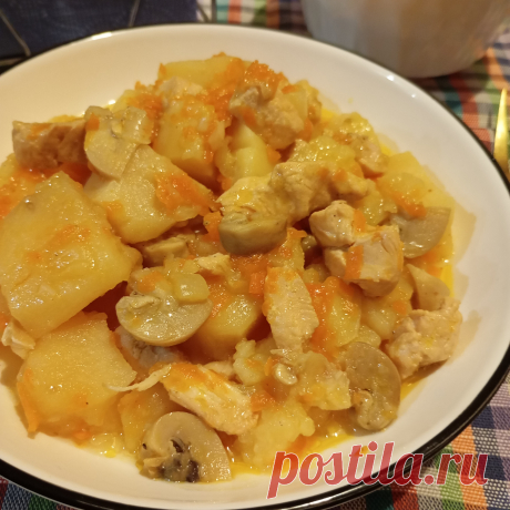 Картофель тушëный с курицей и грибами в мультиварке рецепт с фото пошаговый от Элла Дементьева ✓Амбассадор - Овкусе.ру