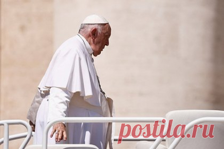 Стало известно состояние Папы Римского после операции. Папа Римский Франциск, которому провели операцию на брюшной полости, чувствует себя хорошо. О его состоянии рассказал государственный секретарь Ватикана кардинал Пьетро Паролин. По его словам, операция прошла успешно, и понтифик уже выразил желание вернуться к работе. «Это хороший знак», — подчеркнул Паролин.