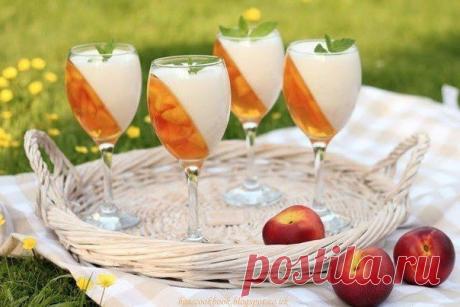 Как приготовить 2-хслойное желе с нектарином - рецепт, ингридиенты и фотографии