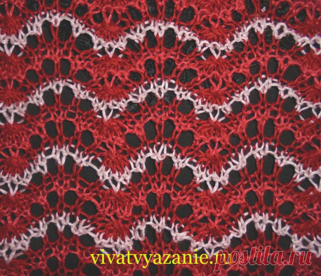Цветной ажурный волнистый узор спицами - описание Красивый ажурный волнообразный узора для вязания спицами с применением пряжи трёх цветов. Можно также вязать двумя цветами, или одним. Описание узора.