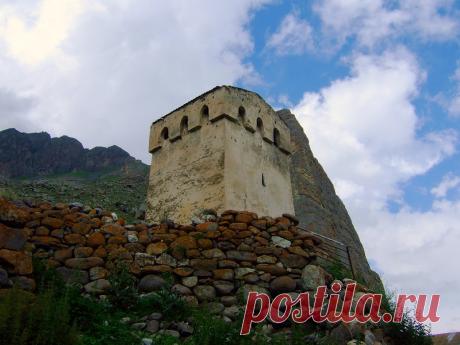 1, 9, 17, 23 - ЭЛЬ-ТЮБЮ и ЧЕГЕМСКИЕ ВОДОПАДЫ !!! Экскурсия в интереснейшее место Кавказа! Огромное количество различных достопримечательностей! Мы увидим с вами Чегемские водопады и Чегемское ущелье! Потрясающие ущелья рек Адай-Су и Джылы-Су, гору Тихтенген (4617 м)! Чегемские водопады и грандиозный водопад Абай-Су высотою 70-метров! Древний аул с загадочными мавзолеями 10-15 века, башню Балкоруковых 15 века (её еще называют Башней Любви!), а для самых отважных – Греческая лестница, уникальный п