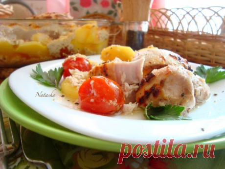 Куриная грудка, замаринованная в кефире и запечённая с овощами