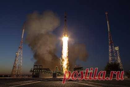 Ракета «Союз-2.1в» с двумя спутниками стартовала с Плесецка. Воздушно-космические силы России осуществили пуск ракеты-носителя легкого класса «Союз-2.1в» с двумя спутниками на борту. Пуск был осуществлен с космодрома «Плесецк» в пятницу, 21 октября. «Космическим аппаратам присвоены порядковые номера "Космос-2561" и "Космос-2562"», — уточнили в Минобороны России.
