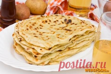 Чуду с картофелем творогом и укропом с фото | Рецепт чуду | Дагестанские лепёшки с начинкой  Чуду с картофелем, творогом и укропом 
Чуду — это национальное блюдо народов Дагестана. Чуду представляют собой тонкие пресные лепёшки с начинкой, обжаренные на сухой сковороде. По форме чуду бывают как круглые, так и полукруглые, вариантов начинки  существует множество — это и мясо, и зелень, и овощи, и творог. В зависимости от того, какая начинка используется, вкус чуду будет изм...