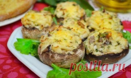 Шампиньоны, фаршированные баклажанами и курицей: вкуснятина