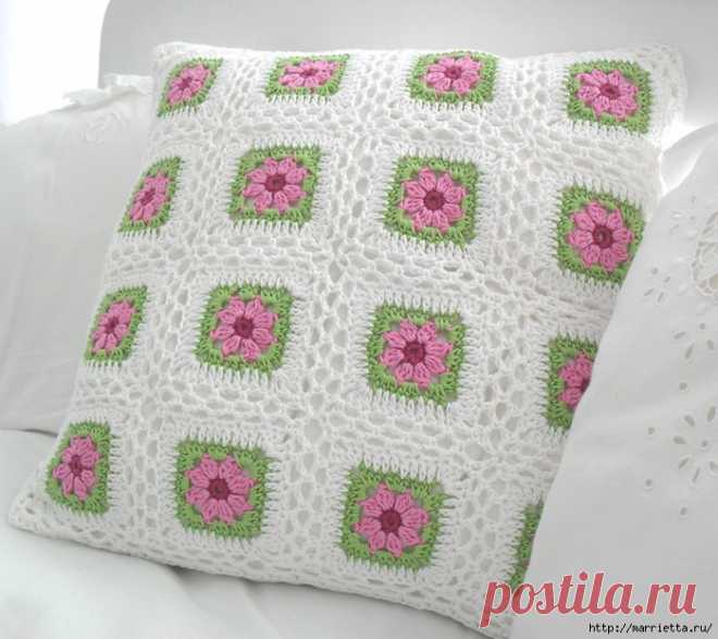 Вязание крючком. Очень нежная подушка "Цветы в саду"