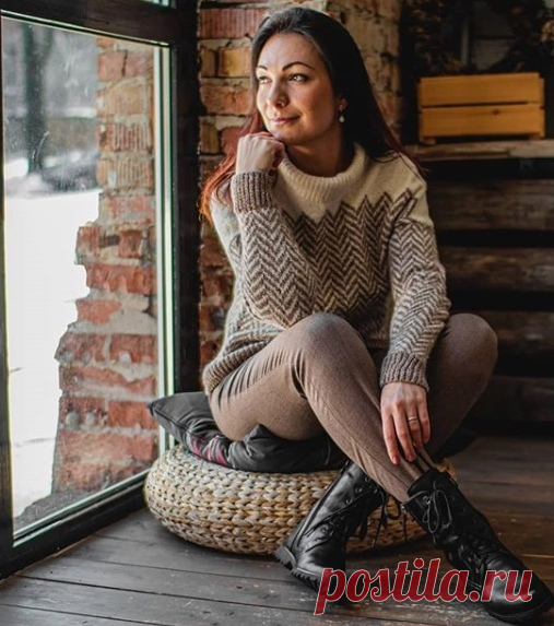 Свитер #елки_Труссарди от https://www.instagram.com/kitirrr/ Катерина.