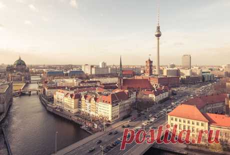 Berlin Heritage - BerlinClassic 03 by Marcel Bednarz / 500px