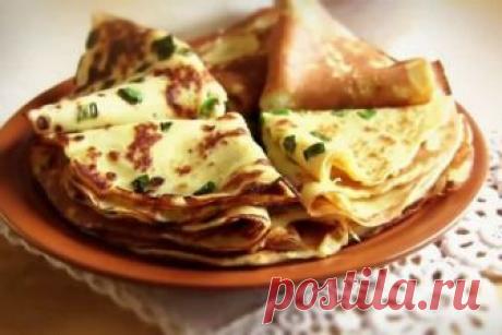 ТОНКИЕ КАРТОФЕЛЬНЫЕ БЛИНЫ Ингредиенты: 5 небольших картофелин 250-300 молока 250-300 муки 3-4 зб чеснока 3 яйца 1 ст л(без горки)сахара 3+2ст л растит масла соль петрушка и зелен лук-по желанию Приготовление: Очистить и порезать на 4 части картофель,залить водой(так,что б только только покрыла картофель),посолить и отварить до готовности. Дать чуть остыть и в блендер,вместе с водой,в которой варились,до …