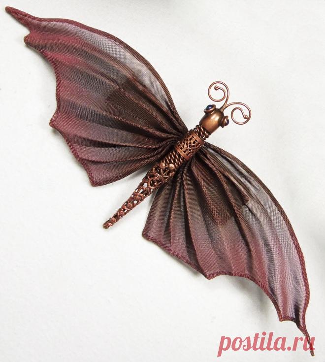 Oriental Moth by Sarah Cavender (Metal Brooch) | Artful Home Oriental Moth by Sarah Cavender. Oriental moth with large pleated mesh wings, filigree body and 4mm stone eyes; 3.75