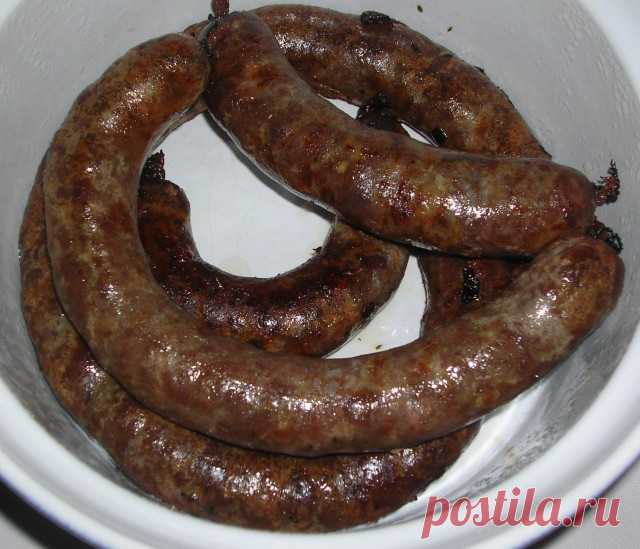 Не вкусить ли нам колбаски домашней. «…Мороз увеличился, и вверху так сделалось холодно, что черт перепрыгивал с одного копытца на другое и дул себе в кулак, желая сколько-нибудь отогреть…