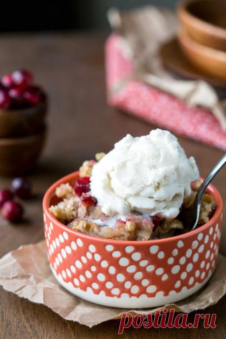 Овсяный крамбл с яблоками и клюквой в медленноварке рецепт с фото